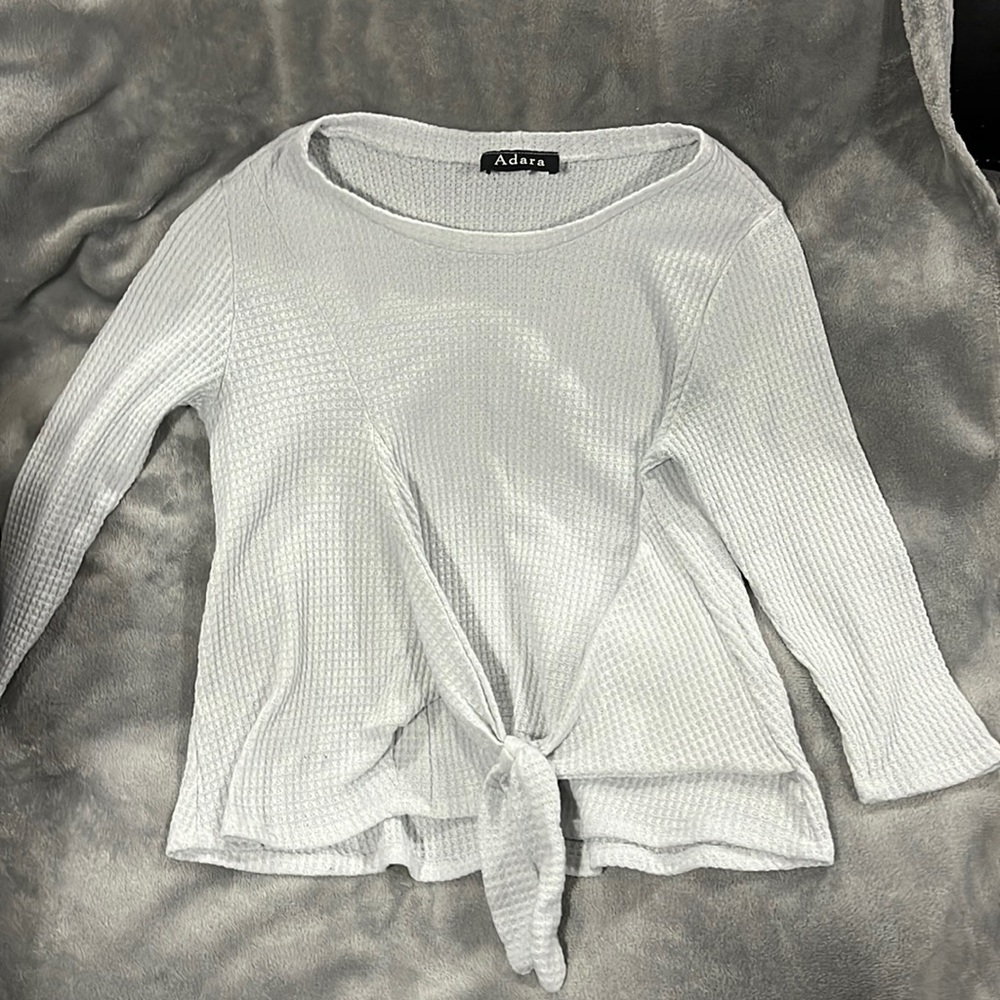size medium Adara, mid-length sleeve, light gray shirt